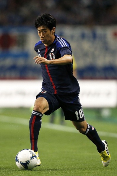 Tuy nhiên, theo nguồn tin mới nhất thì Kagawa chỉ bị đau nhẹ ở lưng và hoàn toàn có thể ra sân cuối tuần này trong màu áo Man United. "Cậu ấy chỉ bị một cơn đau nhẹ ở lưng. Hôm qua, chúng tôi quyết định chờ qua một đêm để kiểm tra thêm xem tình hình thế nào. Nhưng không có gì nghiêm trọng. Cậu ấy không phải đến bệnh viện", Liên đoàn bóng đá Nhật Bản cho biết trên Daily Sports.